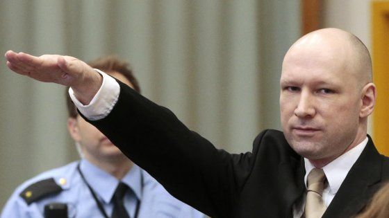 Norvegia, Breivik vince causa contro Stato: violati i suoi diritti umani durante la detenzione