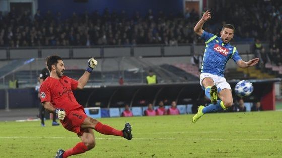 Napoli, Mertens ha riportato una lieve distorsione alla spalla
