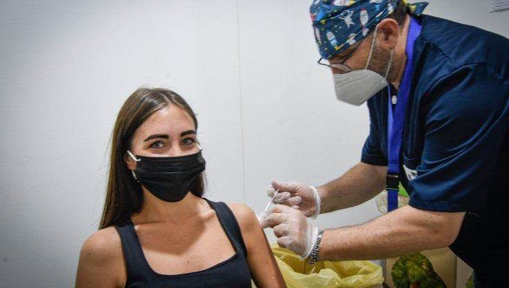 Napoli, vaccini, due nuovi Open day con Pfizer L’Asl: venite, richiami entro 21 giorni