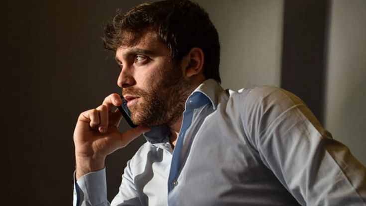 Fabrizio Romano, account fake posta immagini oscene e razziste: “L’ho fatto chiudere e mi insultano”