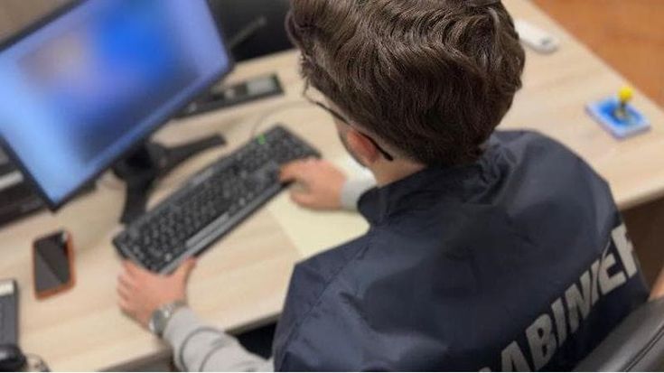 Giornalista e docente arrestati per pedopornografia, l’inchiesta potrebbe spostarsi a Venezia