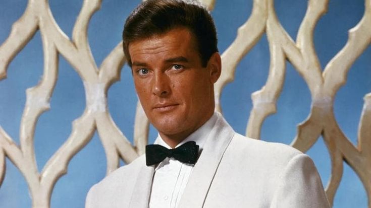 La tomba di Roger Moore non è stata profanata, le autorità monegasche smentiscono