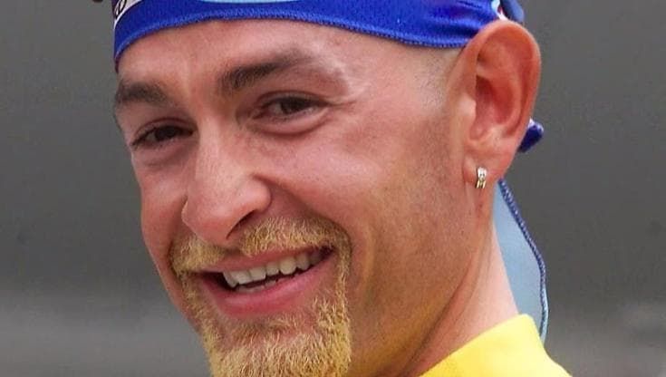 In gara con un orecchino di Pantani: nel biathlon l’omaggio di Jacquelin al Pirata