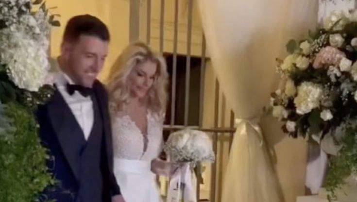 Fiori d'arancio per Francesca Cipriani e Alessandro Rossi. Ma il testimone, Alfonso Signorini, non si presenta