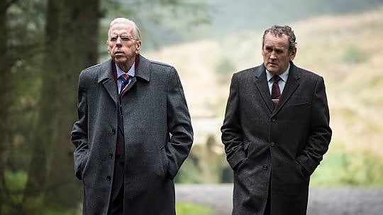 In viaggio verso Belfast per le nozze d’oro scoppia la pace in Irlanda