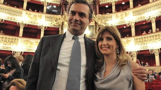 Scuola, cattedra Napoli per la moglie del sindaco de Magistris, è polemica