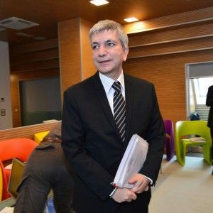 Vendola: "Non cedo<br />sarebbe la resa"