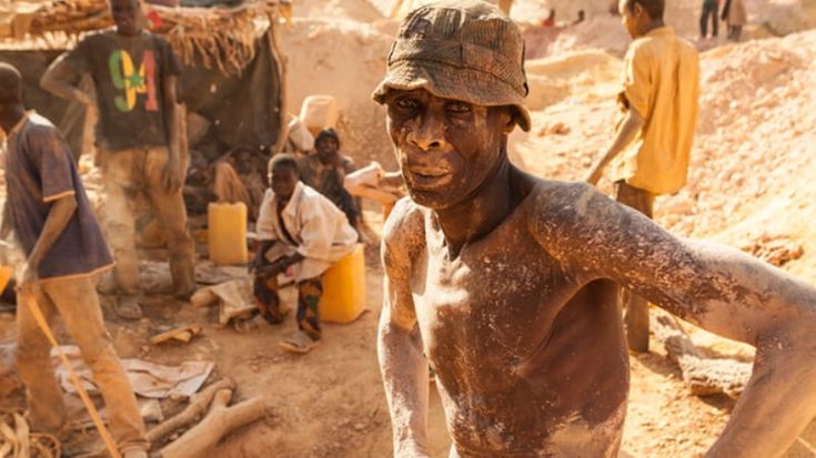 In Congo un’ondata di sfratti per far posto alle miniere, la gente sfollata dalle aziende estrattive