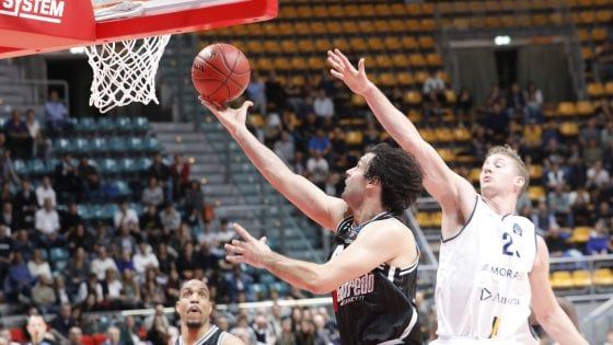Basket, EuroCup: Virtus Bologna a punteggio pieno, sorride Venezia. Brindisi ko in Champions