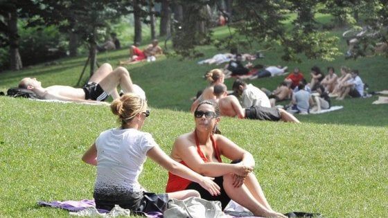 Meteo, Italia divisa in due nel weekend: caldo torrido al Centro-Sud, temporali al Nord