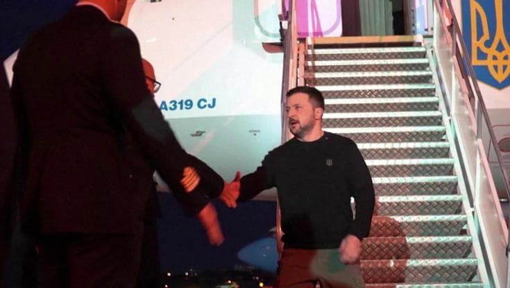 Zelensky in Italia: visita lampo a Roma, l'arrivo in aereo nella Capitale
