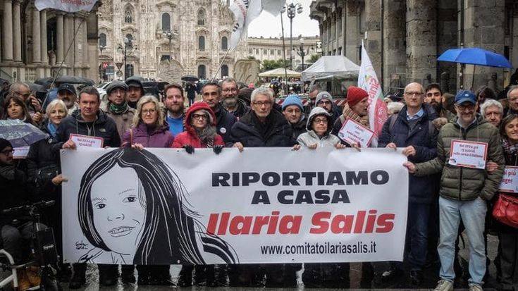 In cento alla Loggia dei Mercanti per il presidio a favore di Ilaria Salis, i Sentinelli: “Riportiamola in Italia per avere un giusto processo”