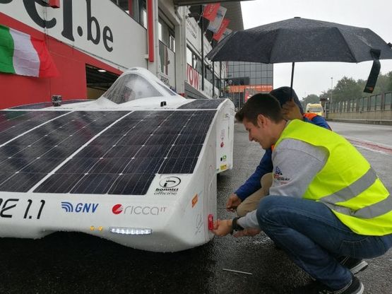Archimede 1.1 la vettura solare  che  rappresentato l'Italia  ai campionati europei di Zolder