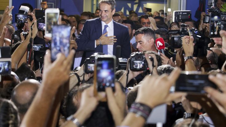 Grecia: il trionfo di Mitsotakis, un banchiere al governo. "Meno tasse e su i salari"