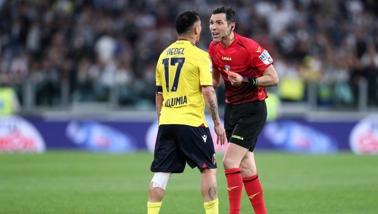 Juventus-Bologna: ecco cos’è successo all'81' tra Medel e l'arbitro
