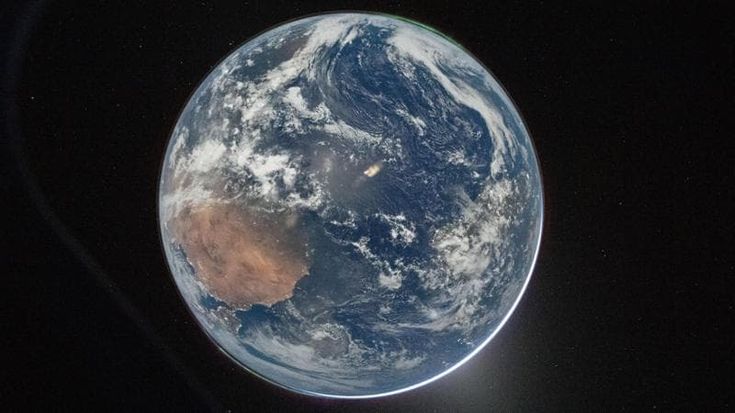 Artemis, le prime foto della Terra degli astronauti: "Non riusciamo a staccarci dai finestrini”