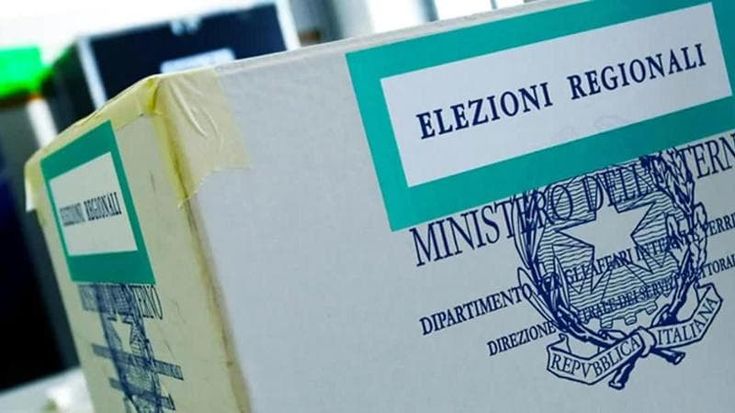 Elezioni regionali, alle 23 affluenza in calo in Veneto e Puglia. In Campania quasi come nel 2020