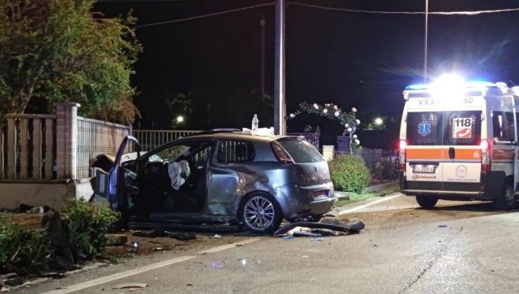 Mortale nella notte nel Canavese: muore una donna, quattro i feriti 