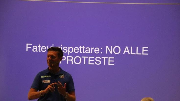 Arbitri, Rocchi: “Basta razzismo in campo, fermeremo subito il gioco”
