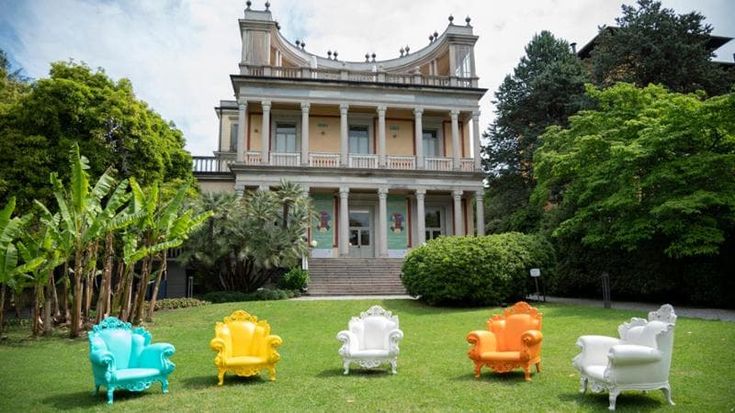 In sette stanze una vita di design, la mostra in riva al lago celebra il genio di Mendini