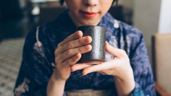 Un nome, mille culture: viaggio nelle stanze del tè in giro per il mondo