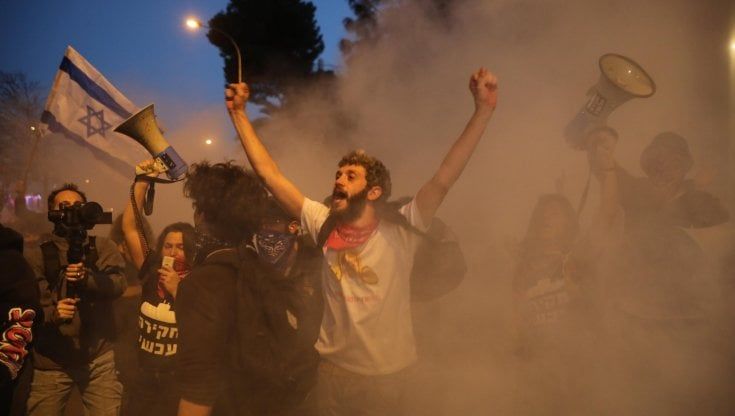 Israele, i coloni ultras contro la polizia: le proteste infiammano la Cisgiordania
