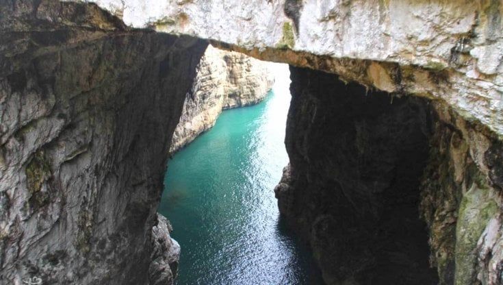 Gaeta, morto sub di 33 anni: era uscito per una battuta di pesca notturna. Ritrovato nelle acque della Montagna Spaccata