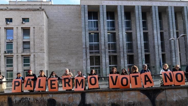 Referendum, Palermo scende in strada per il no: “Non lasciamo i giudici da soli”