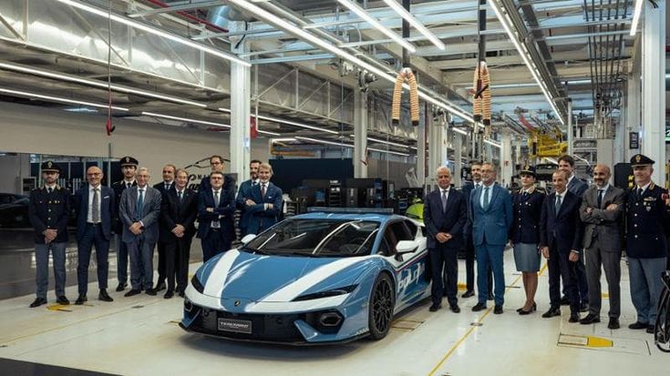 Una nuova Lamborghini Temerario per la Polizia di Stato