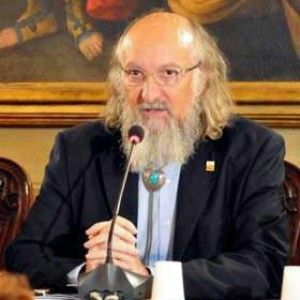 Il curioso appello del candidato De Nigris: "Voglio una donna"