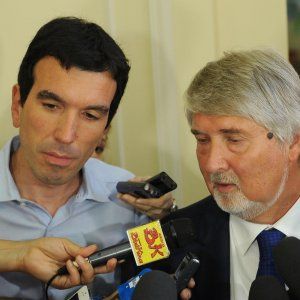 Caporalato, Martina: "A breve legge su confisca beni". Poletti: "Vogliamo stroncarlo, rafforzeremo misure"
