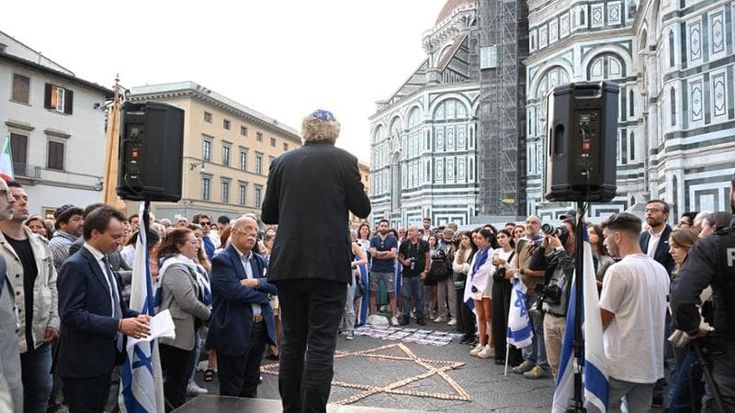 Firenze, in centinaia per Israele. Il console Carrai critica l’imam: “Condanni Hamas”
