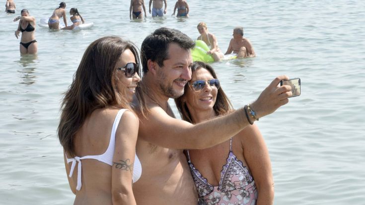 Salvini dal Papeete contro Conte. Ma rischia un boomerang
