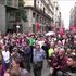 Madrid, in centinaia in corteo verso il parlamento mentre l'assemblea esamina i decreti casa