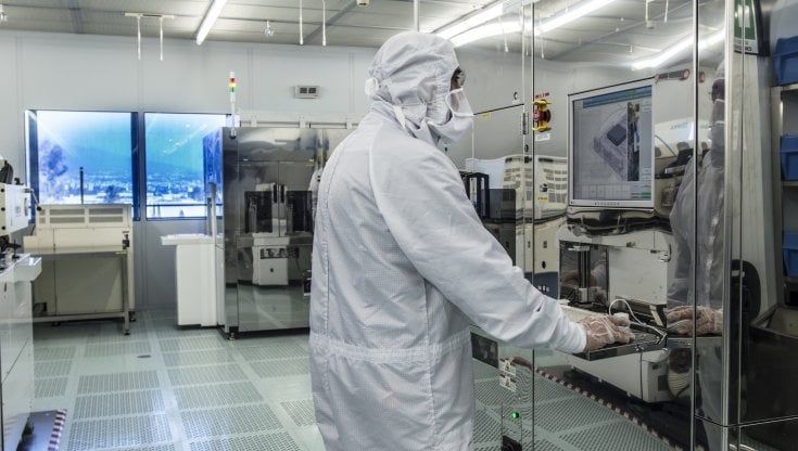 Auto elettrica, la fabbrica immacolata di Catania che cambia il mondo dei chip