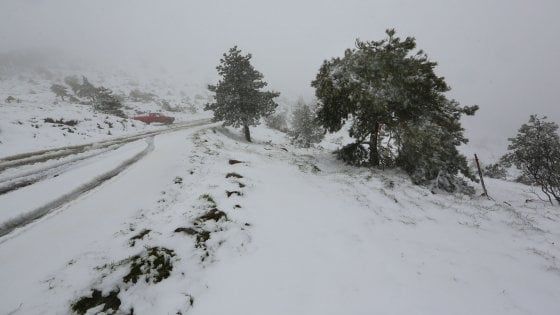 Meteo: la primavera stenta a tornare. Ancora pioggia e neve, il tempo migliora dal pomeriggio