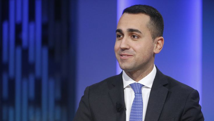 Il pasticcio sui candidati M5S: un ex renziano contro il leader Pd
