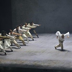 Sun, coreografia luminosa e pericolosa