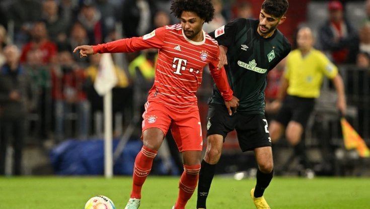 Bundesliga, il Bayern travolge il Werder Brema e resta in vetta. Mané ko, Mondiali a rischio