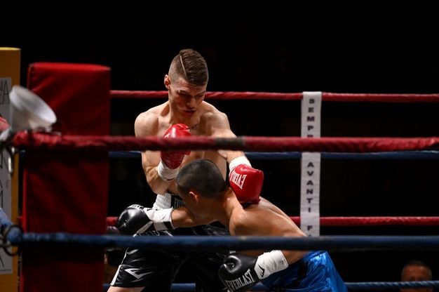 Firenze, la boxe a teatro fa sold out