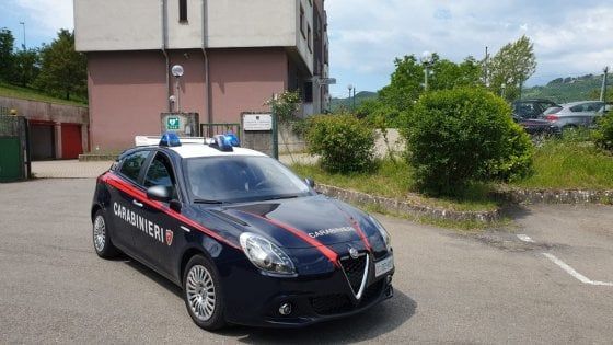 Sedici  furti e una rapina con la stessa auto camuffata: due arresti dei carabinieri di Borgotaro