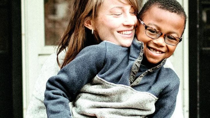“Diritto di adottare anche per i single”, la svolta della Consulta