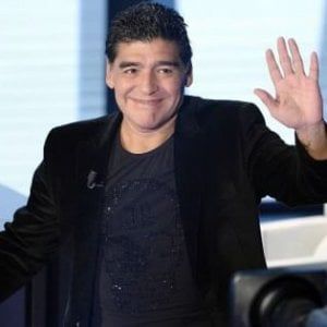 Maradona, pornodive, Sim e pastori tedeschi. Un pallone rosa-nero tra Roma e Vaduz