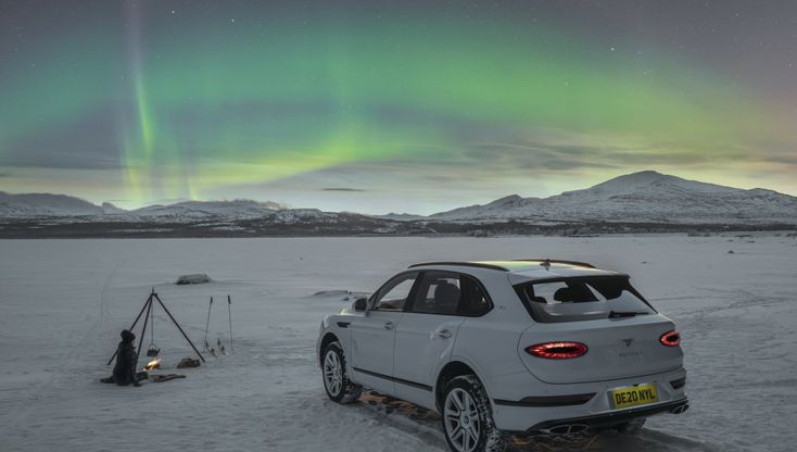 Alla ricerca dell'aurora boreale, l’incredibile viaggio della Bentley