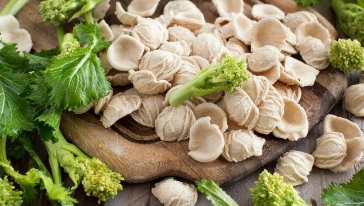 Dallo strudel di mele alle orecchiette con cime di rapa, le ricette tradizionali più cercate sul web
