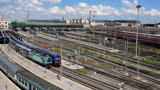 Rischio disagi per chi viaggia in treno: fine settimana di scioperi