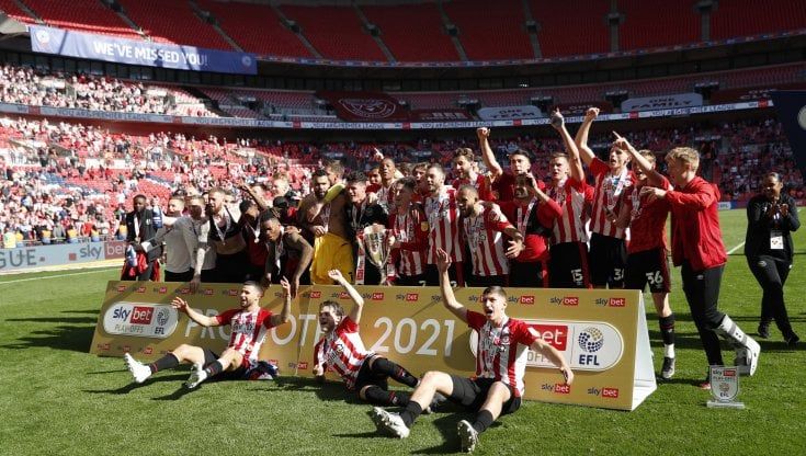 Inghilterra, il Brentford tra i grandi dopo 74 anni: Swansea ko nella finale per la Premier