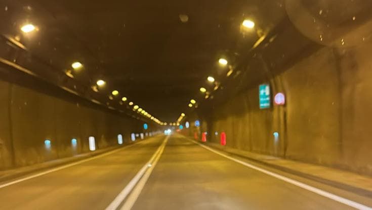 Sorrentina, riaperta la galleria dopo tre settimane di disagi: stop all'emergenza