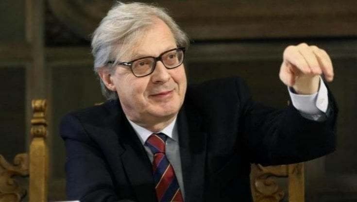 Il 'poltronificio' di Vittorio Sgarbi: l'aspirante sindaco di Arpino si candida anche a Latina