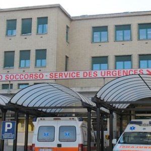 Aosta, rivolta al pronto soccorso: "Incompatibilità ambientale, ce ne andiamo"